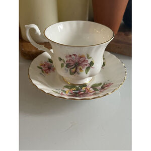 Vtg Royal Albert Summer Time Series Tea Cup and Saucer Honeysuckle Flowers
